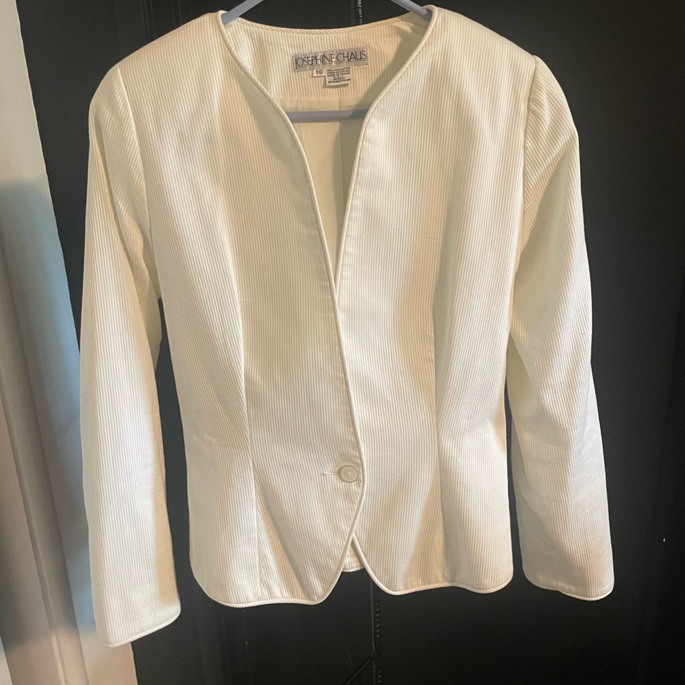 Josephine Chaus Cream Blazer Tailored Hip-Length